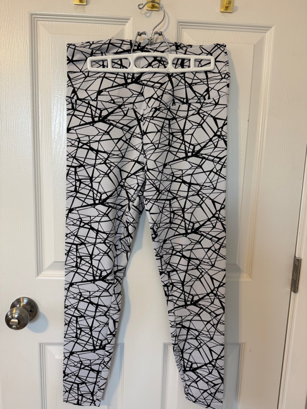 MPG Black & White Graphic Leggings